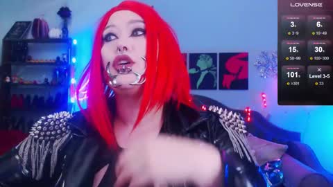 Laura  online show from 12.23.24