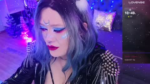 Laura  online show from 01.01.25