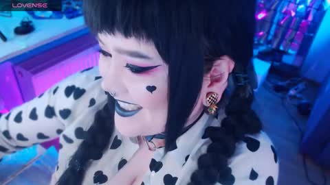 Laura  online show from 01.31.25