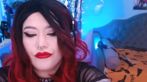 Laura  online show from 02.25.25