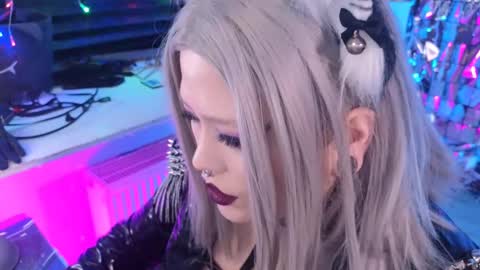 Laura  online show from 03.01.25