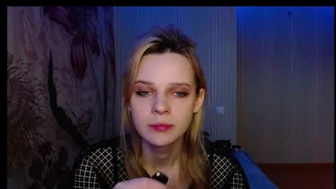 Snapshot of wicky_hey chatting on 10.26.25 Victoria online show from 10.26.25