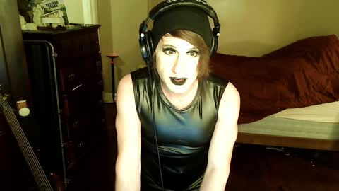 Snapshot of wienerlady chatting on 01.07.25 Countess of Hotdogs online show from 01.07.25
