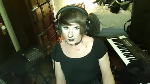 Snapshot of wienerlady chatting on 11.02.25 Countess of Hotdogs online show from 11.02.25