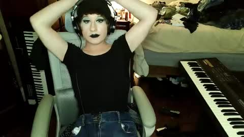 Snapshot of wienerlady chatting on 11.20.25 Countess of Hotdogs online show from 11.20.25
