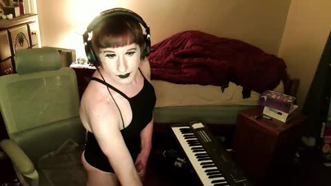 Snapshot of wienerlady chatting on 11.29.25 Countess of Hotdogs online show from 11.29.25