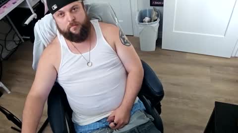 Snapshot of wifebeatershirtdude chatting on 09.09.25 WiggaInAWifebeater online show from 09.09.25