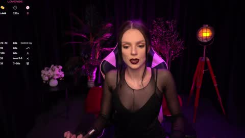 Snapshot of wild_alice_me chatting on 05.10.26 Alice online show from 05.10.26