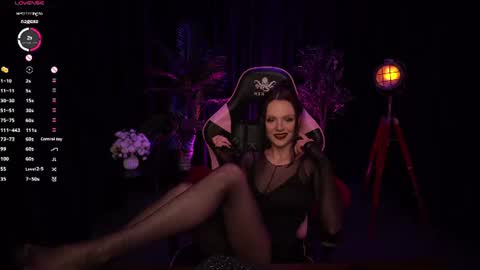 Snapshot of wild_alice_me chatting on 06.18.26 Alice online show from 06.18.26