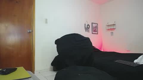 Wilder Grey online show from 10.22.25