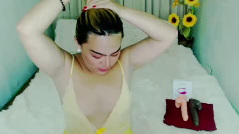 Snapshot of wildhotivana chatting on 01.24.25 ivana online show from 01.24.25