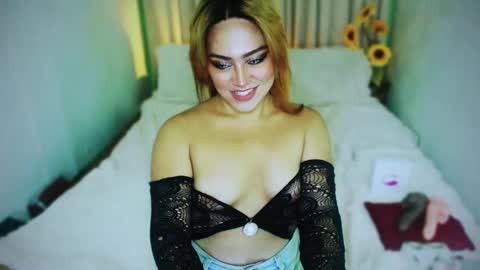 Snapshot of wildhotivana chatting on 02.10.25 ivana online show from 02.10.25