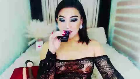 Snapshot of wildhotivana chatting on 09.10.25 ivana online show from 09.10.25