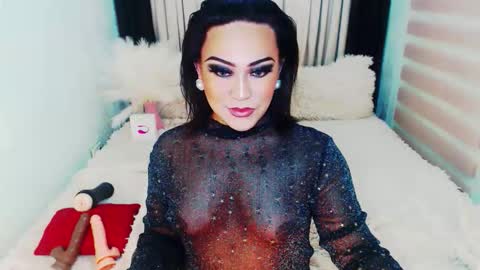 Snapshot of wildhotivana chatting on 09.16.25 ivana online show from 09.16.25