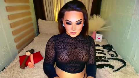 Snapshot of wildhotivana chatting on 09.29.25 ivana online show from 09.29.25