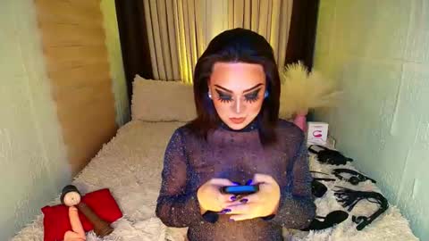 Snapshot of wildhotivana chatting on 10.19.25 ivana online show from 10.19.25