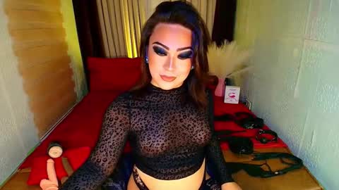 Snapshot of wildhotivana chatting on 10.24.25 ivana online show from 10.24.25