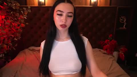 Alena online show from 11.18.25