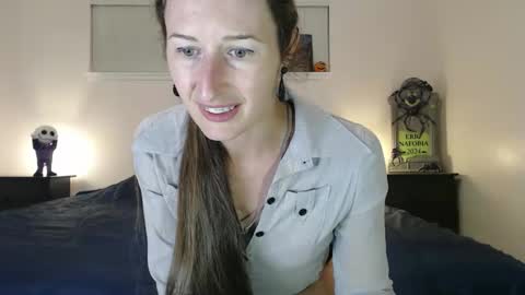 WildRose L - check my Pinned tweet if you dont see me online within 5 minutes after Ive sent email notifications online show from 10.18.25