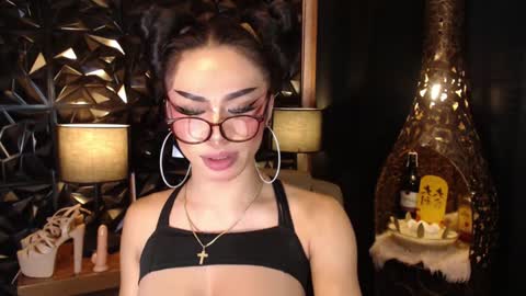 Snapshot of wildroxie chatting on 02.06.25 ROXIE online show from 02.06.25