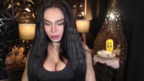 Snapshot of wildroxie chatting on 02.22.25 ROXIE online show from 02.22.25