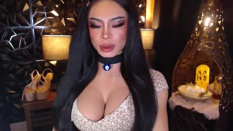 Snapshot of wildroxie chatting on 03.03.25 ROXIE online show from 03.03.25