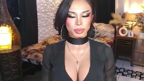 Snapshot of wildroxie chatting on 10.10.25 ROXIE online show from 10.10.25