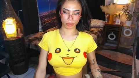 Snapshot of wildroxie chatting on 10.22.25 ROXIE online show from 10.22.25