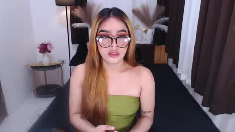 Snapshot of wildsassy0719 chatting on 12.28.24 shea online show from 12.28.24