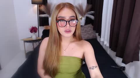 Snapshot of wildsassy0719 chatting on 01.05.25 shea online show from 01.05.25