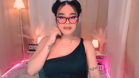 Snapshot of wildsassy0719 chatting on 10.02.25 shea online show from 10.02.25