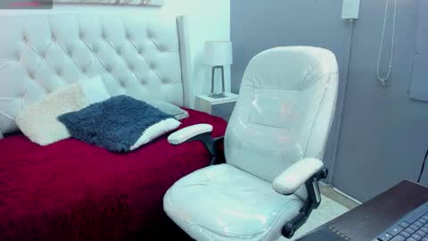 Snapshot of wildthor26 chatting on 02.19.26 wild online show from 02.19.26