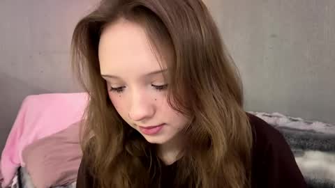 Snapshot of willenasow chatting on 03.29.26 Olivia online show from 03.29.26