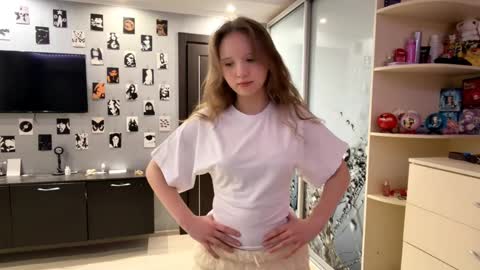 Snapshot of willenasow chatting on 03.30.26 Olivia online show from 03.30.26