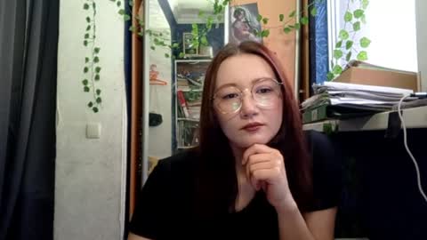 Phoebe online show from 04.10.26