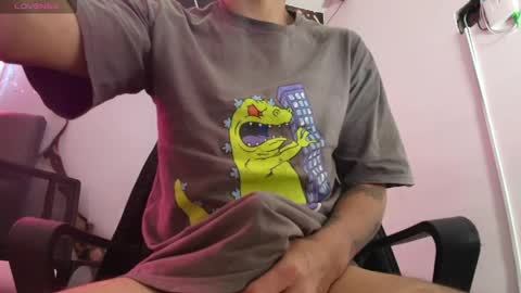 Snapshot of willou_86 chatting on 04.08.26 willou_86 online show from 04.08.26