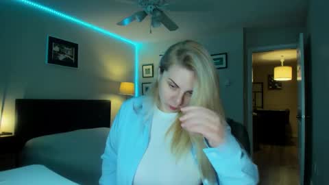 Winter Miracle online show from 11.14.25