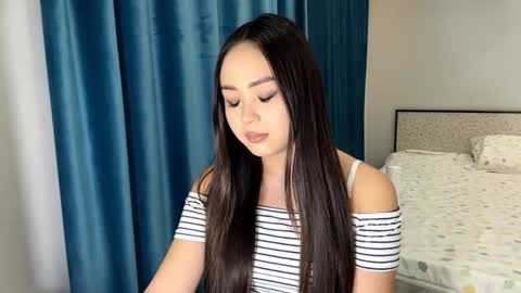 Snapshot of winterluchini chatting on 12.22.25 Amina online show from 12.22.25