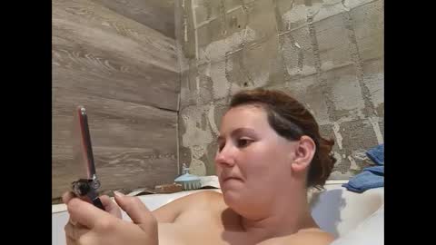 Snapshot of wisteriaqueen chatting on 09.22.25 Wisteria online show from 09.22.25