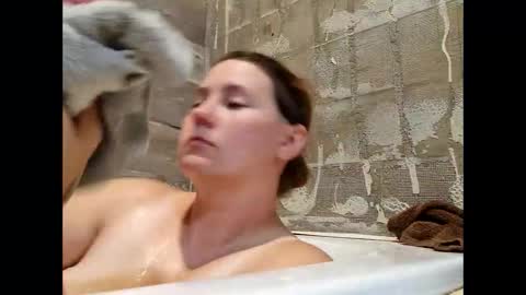 Snapshot of wisteriaqueen chatting on 10.08.25 Wisteria online show from 10.08.25