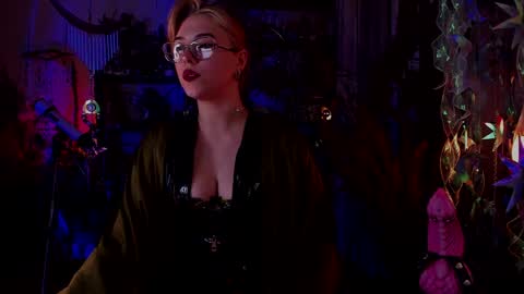 Snapshot of witch_fiona chatting on 12.13.24 Goddess of two strapons - Mr. long Don Mr. Pinky online show from 12.13.24