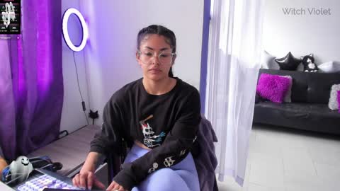     Luna Violeta  A r t i s t  online show from 12.21.24