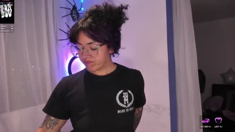     Luna Violeta  A r t i s t  online show from 01.04.25