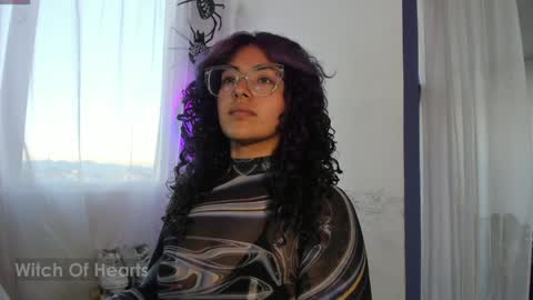     Luna Violeta  A r t i s t  online show from 01.21.25