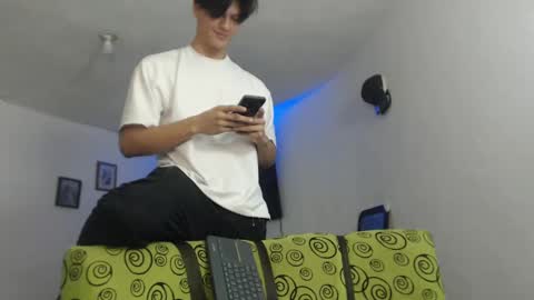 Snapshot of with_ken chatting on 01.31.25 Ken online show from 01.31.25