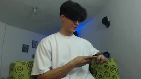 Snapshot of with_ken chatting on 01.31.25 Ken online show from 01.31.25