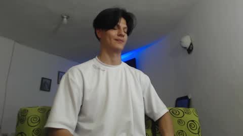 Snapshot of with_ken chatting on 02.03.25 Ken online show from 02.03.25