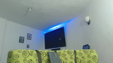 Snapshot of with_ken chatting on 02.04.25 Ken online show from 02.04.25