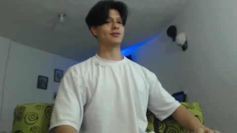 Snapshot of with_ken chatting on 02.10.25 Ken online show from 02.10.25