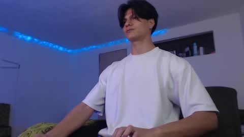 Snapshot of with_ken chatting on 02.16.25 Ken online show from 02.16.25